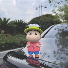 크레용 신짱 피규어 개구리 신짱 장식품 주변 인형 인형 귀여운 사무실 데스크탑 장식 케이크 장식품, 대형 딸기곰 샤오신-11cm