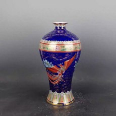 祭藍釉 名家描金粉彩鳳紋梅瓶, 如圖所示