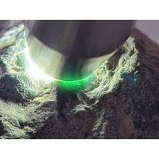七彩翡翠 瓜地馬拉墨翠原石 危料脫砂 可製牌子戒面 484克, 1個
