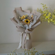 DAY OFF 畢業花束 乾燥花束 韓系畢業禮物 向日葵太陽花擴香花束 畢業典禮永生玫瑰索拉花多款, 黃色