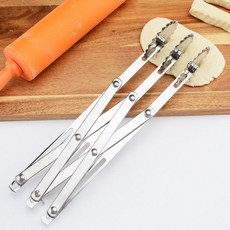 반죽 롤러 커터 제빵용 도구 피자칼 스테인 주방 조리 베이킹 롤링툴, 1개, C_꽃 가장자리 두꺼운 3륜