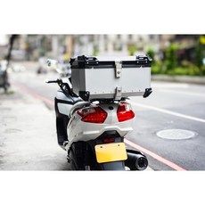 EPIC 精品 快拆式機車後箱 65公升, 1個, 65公升-銀色, 銀色