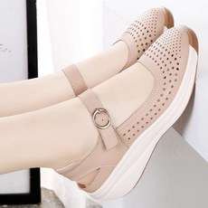 통굽 샌들 여성 여름 캐주얼 구멍 신발 통기성 부드러운 가죽 송편 미끄럼 방지 굽 샌들 엄마 단화 4.5cm