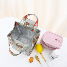 보냉가방 캐릭터 패턴 도시락백 보온보냉 휴대용 점심가방 여성용 어린이용 피크닉백, 시계탑