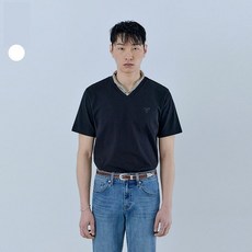 게스 남녀공용 반팔티셔츠 GUESS [(진)]남여공용 V넥 미니 MQ2K8431_BS