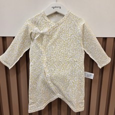 아가방 초특가세일~~ 봄을 부르는 잔꽃무늬 디자인의 여자아기 배내가운 ~~