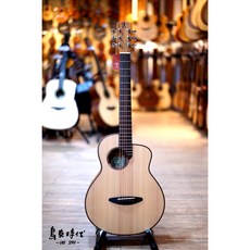 烏克時代 Anuenue鳥吉他M10旅行吉他，CP值最高的面單板旅行吉他，兒童音樂啟蒙樂器, 1個, M10E 接電版