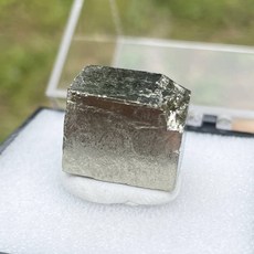 광물 표본 상자 자연 중국 운남 큐브 황철석 원시 교육 수집 치유 돌 홈 장식 크기 50X50mm, 옵션05) 4