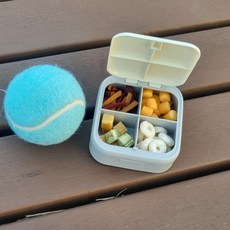 위드레오 강아지 간식통 휴대용 사료통 산책용품 마카롱컬러 카라비너 포함, 옐로우, 1개, 160ml