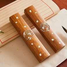 拾光優選好物 新中式復古雕刻鎮尺 書法專用文鎮 實心鎮壓書鎮紙 中式擺件, 白梅團 竹制印花鎮尺一對【25cm】, 1個