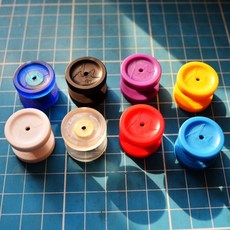 【小資老闆】9色指尖飛輪 Fidget Spinner (指尖陀螺、手指陀螺) 內凹對蓋 適用608、698軸承, 奶油黃, 1個