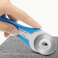 또도리 원형 원단 롤링 재단칼, 하늘블루, 1개