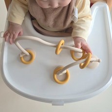 [젬베베 요리조리 실리콘 링플레이 실리콘 링] 흡착딸랑이 하이체어 흡착 장난감 5개월 6개월 7개월 돌아기장난감, 베이지, 1개