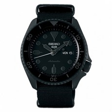 SEIKO 5 運動潮流機械腕錶 黑色