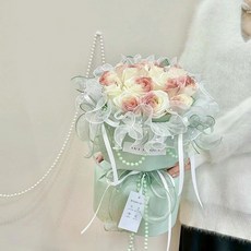 節日 花束 顏值小眾歐式芭蕾風曼塔玫瑰仿真花束成品生日禮物送女朋友閨蜜, 粉芭蕾（愛莎）,1 6支（贈 燈串 珍珠鏈 卡片）, 1個