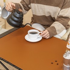 이로운 캠핑 가죽 테이블보 야외 식탁보 가죽보 롤매트 다용도 방수 커버, 브라운
