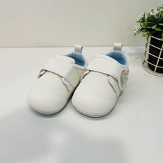 아가방(야탑점) 30%할인 가벼우면서 신기고 벗기기 편안한~ 귀여운 무지개 컬러감에 보행기 신발입니다~~