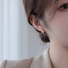 시옌원 무광 골드 여성 개성 패션 원터치 링 귀걸이 패션의류/잡화/여성패션 반품 최저가 9,450원 로켓배송