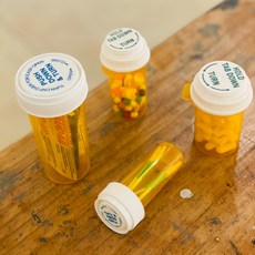 노란약통 4개 1세트 휴대용약통 미국 미드 비타민 약병 통 소분 영양제 밀폐 케이스 공병 안전