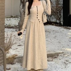 우아글로벌 스퀘어넥 단추 니트 치마 투피스