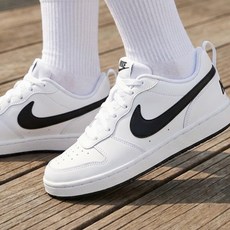 [백화점 정품] 나이키 남녀공용 코트 버로우 로우 흰검 스니커즈 운동화