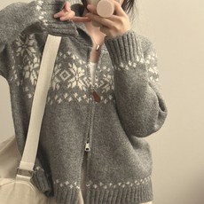 품질 좋고 가심비 뛰어난/ 노르딕 겨울 집업니트 눈꽃 스노우 / 포근하고 따뜻한 무드를 담은 노르딕 패턴 하프집업 니트/ 부드러운 촉감과 도톰한 두께감으로 겨울 내내 따뜻하게~!!