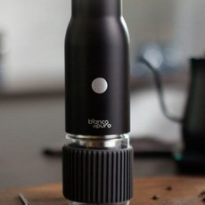 비앙코 뮬리노(MULINO) 휴대용 원두 전동 커피 그라인더 가정용 캠핑용 여행용, CGO31
