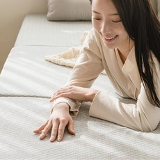 레이브 탄탄한 토퍼매트리스 접이식 침대 바닥 3단 수면매트 8cm