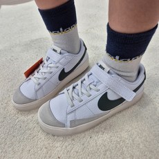 [국내매장판 A/S가능] 나이키 남여공용 블레이저 로우 리틀키즈 운동화 발편한 스니커즈 정품양말사은품증정