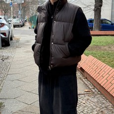 르위 오버핏 유광 레더 패딩조끼 웰론 경량 베스트 하이넥 남녀공용