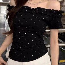 해피유통 여성 오프숄더 도트 프릴 반팔 티셔츠 슬림핏 타이트 인스 스타일 상의