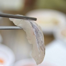 삼천포 용궁수산시장 생선회 9종 (택배 밀봉포장+초장+ 보습패드+아이스박스), 02_우럭회_원물1kg(순살350g), 1개