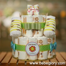 베베글로리 [완성품]초록이 기저귀케익2단 - 하기스 기저귀28개+캐릭터양말+무형광 손수건 포함, 남아용_2단계_백일이전, 1개