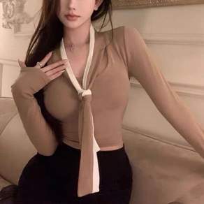야오야오 배색 타이 슬림핏 긴팔 티셔츠