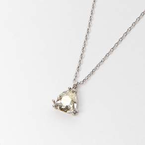 비라인주얼리 Trilliant triangle necklace_ Crystal