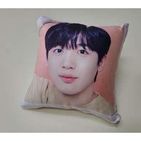 김요한 X1 굿즈 27cm 양면 사각 쿠션