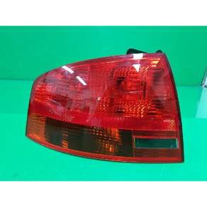 Audi(아우디) A4 1.8 2006 컴비네이션램프(후미등)(좌/운전석) 8E5945095 2등급 [24112068536]
