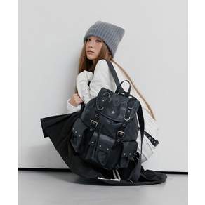 PEANUT LOOP Stud Three-Pocket Backpack Black