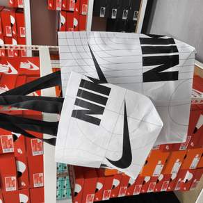 나이키 리유저블백 친환경 에코백 NIKE 리유저블 가방 장바구니 타포린 쇼핑백 스우시 로고 도시락 가방