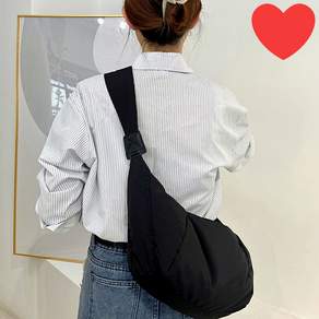 한솔템 가벼운 나일론 보부상 반달 여성 크로스백