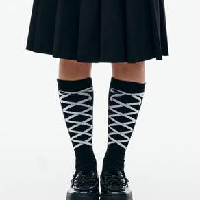 뚜오미오 여성 양말 RIBBON GRAPHIC KNEE SOCKS TM03B5A02-BK