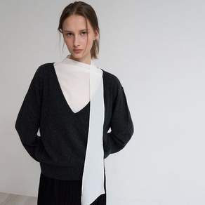 토르테 [9th]Wool Deep V-neck Knit Charcoal