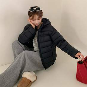 WIHOLL 겨울 여성 기본 퀼팅 패딩 루즈핏 경량 후드 숏패딩