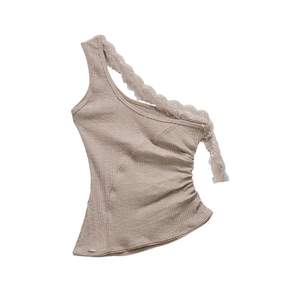 ETRE AU SOMMET 에트오소메 Lace One-Shoulder Shirring Top (Beige)