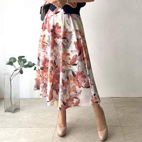 네모엔룩 여성용 릴리꽃나염 플라워 프린팅 페미닌 허리뒷밴딩 플레어 스커트 NL