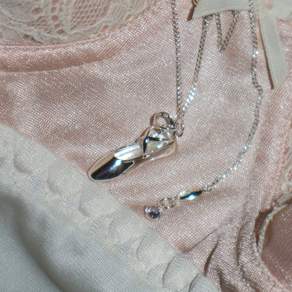 키챠 The Ballet Necklace 목걸이