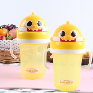 아이조움 아기상어 입체 빨대물통, 300ml, 2개, 혼합색상