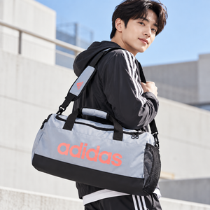 아디다스 더플백 스몰사이즈 헬스 가방 그레이, 헤일로 실버 / 애시드 레드 / 블랙, 1개