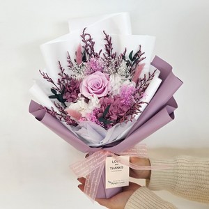 생화 프리저브드 꽃다발 (27cm x 40cm) +쇼핑백 사탕꽃다발 꽃배달 카네이션 생일 축하 졸업 입학식 어버이날 스승의날 화이트데이선물, 퍼플, 퍼플