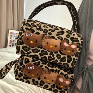 헬로키티 레오파드 화장품 여행용 필통형 파우치